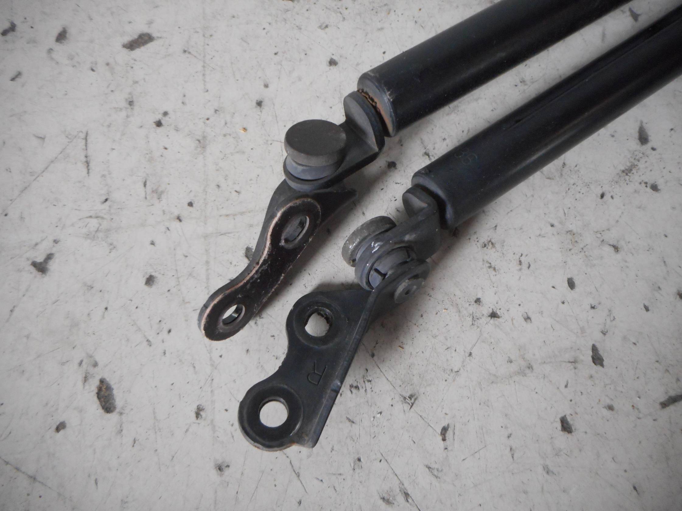 Asta ammortizzante portello post. sx.